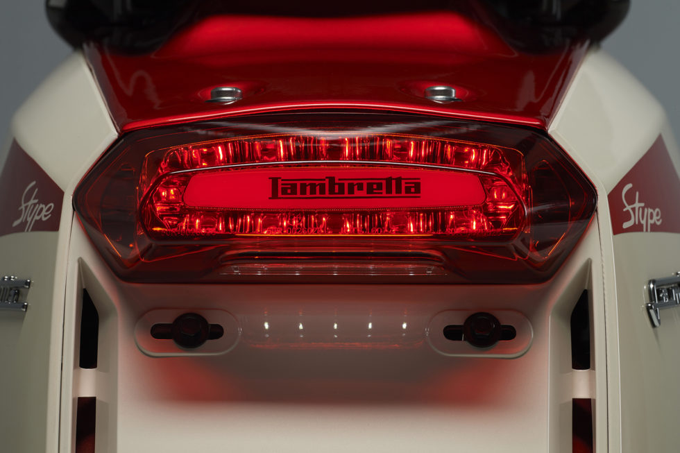 Stype-rear-light